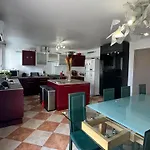 Apartment 10 Metres De La Plage Avec Piscine Et Jardin *