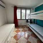 10 Metres De La Plage Avec Piscine Et Jardin Apartment